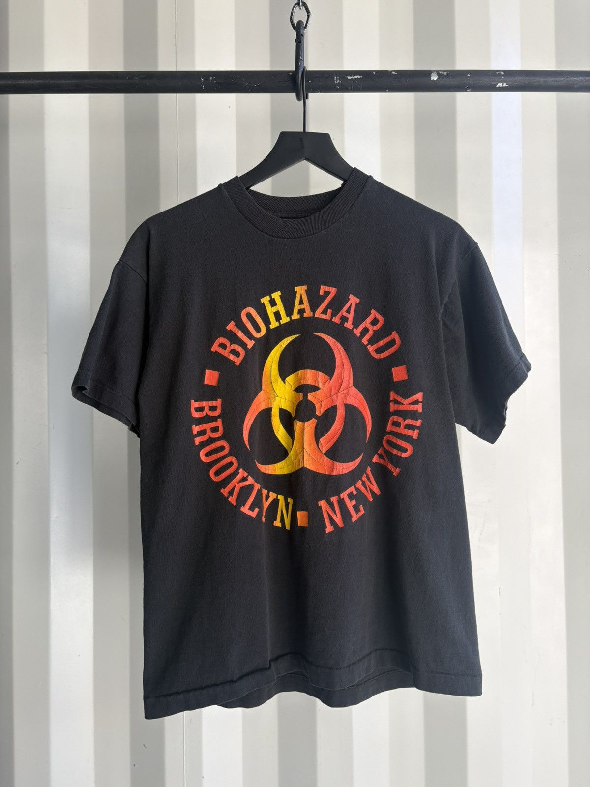 Vintage Thrashed Biohazard Distressed GRUNGE Shirt HARDCORE Band Size US L / EU 52-54 / 3 - 1 Thumbnail