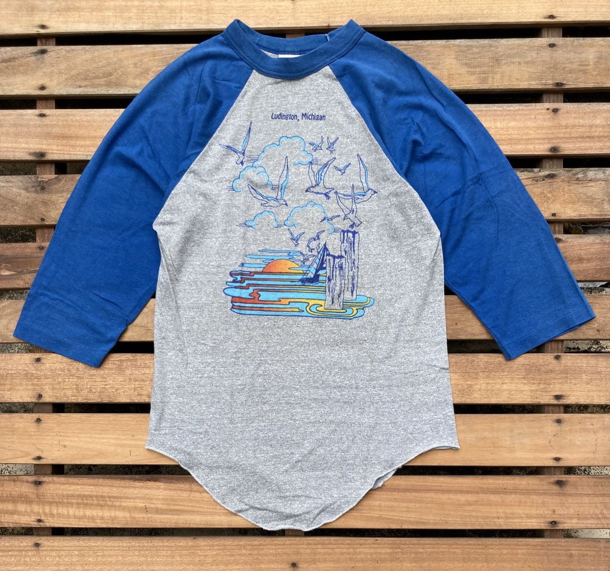 Vintage Vintage 80s Baseball Raglan Two Tone Sunset T shirt Size US S / EU 44-46 / 1 - 2 Thumbnail