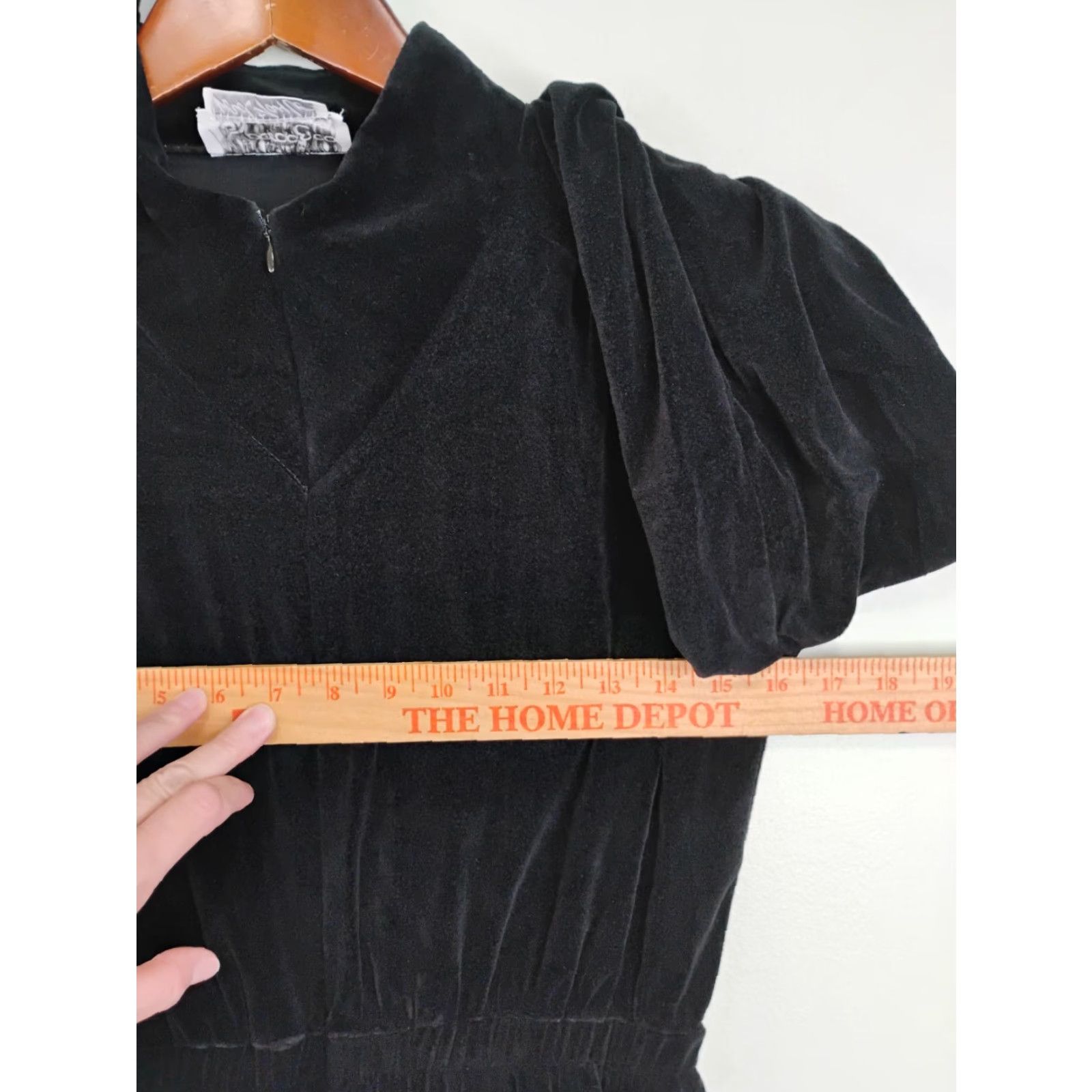 Lord & Taylor VINTAGE LORD & TAYLOR Jumpsuit One-Piece Velour Black Women Small Long Sleeve ZIP Front Size S / US 4 / IT 40 - 4 Thumbnail