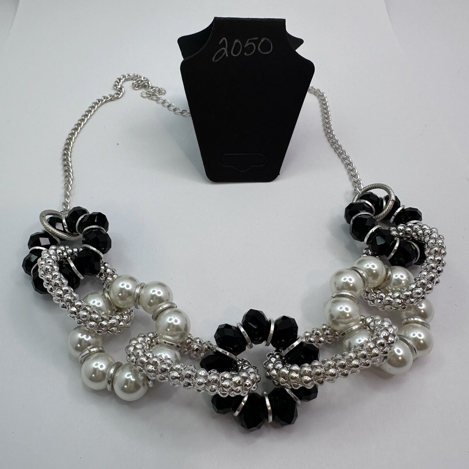 Other Ny & Co Silver Mesh Blk Crystals Faux Pearls Beads Necklace Size ONE SIZE - 7 Thumbnail