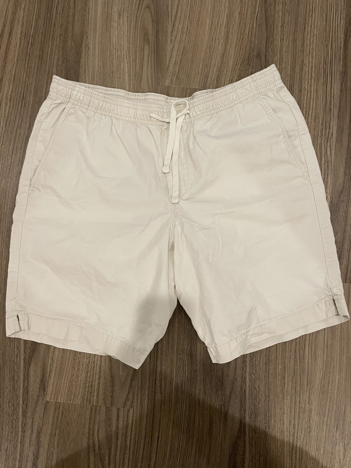 Gap Gap Khaki Shorts Size US 32 / EU 48 - 1 Thumbnail