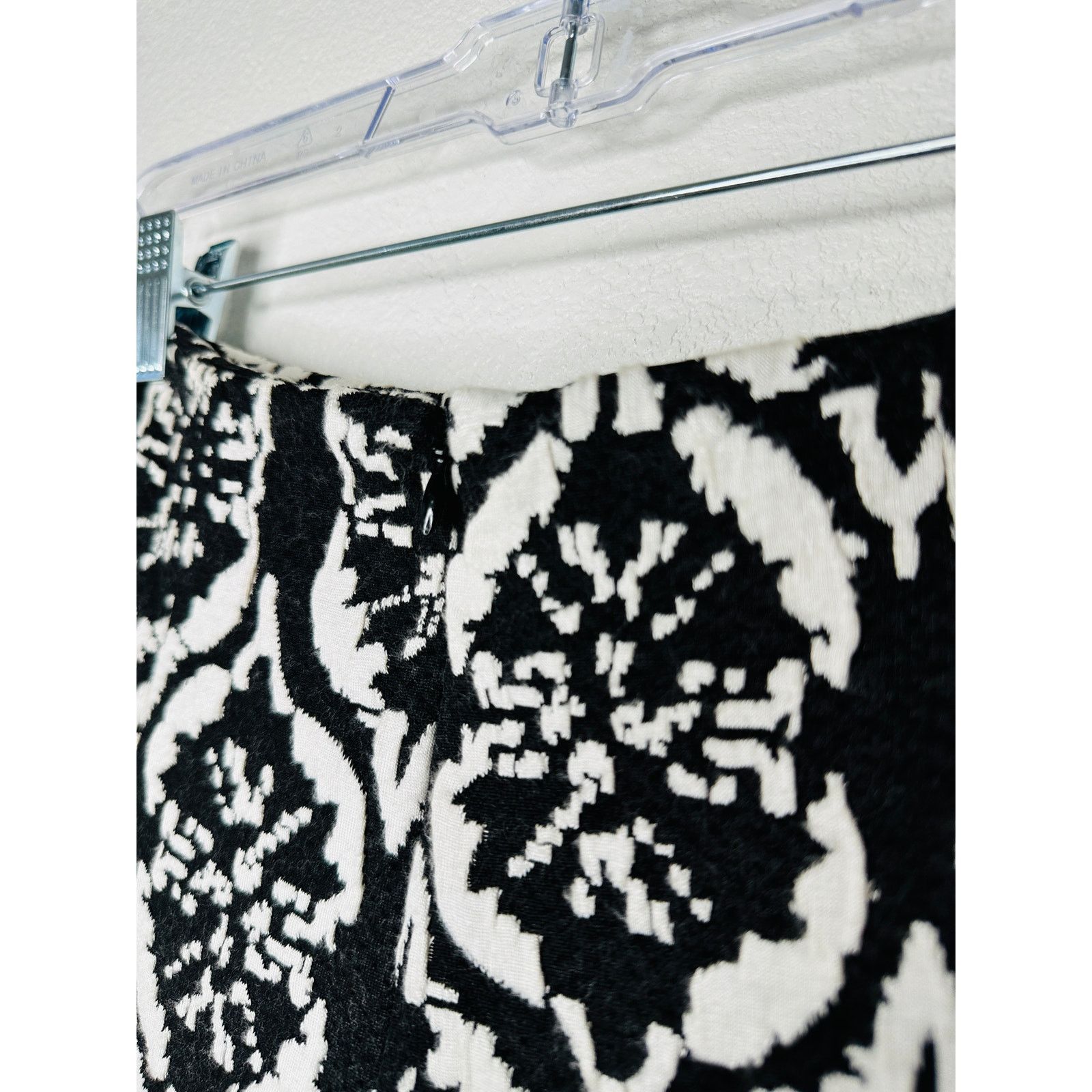 Other Lovers + Friends Tatum Black & White Jacquard Mini Skirt XS Size 23" - 9 Thumbnail