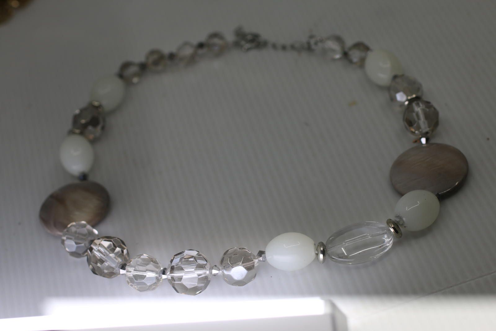 Unknown London Vintage Neutral Beaded Necklace Clear Crystal White Beads Size ONE SIZE - 1 Thumbnail