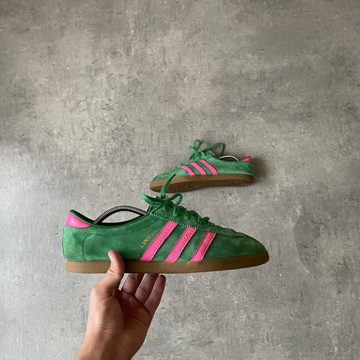 adidas gazelle silver green womens adidas Kids' Grade School Campus 00s Shoes, Size 5.5, Dark Green/White