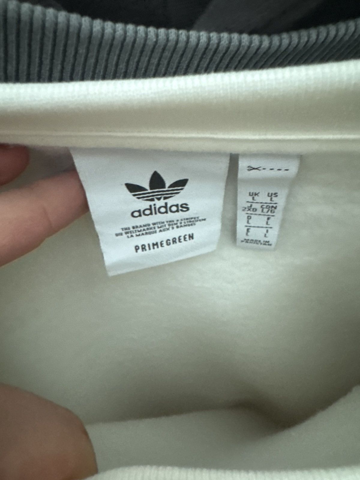 Adidas Adidas original crewneck Size US L / EU 52-54 / 3 - 3 Thumbnail