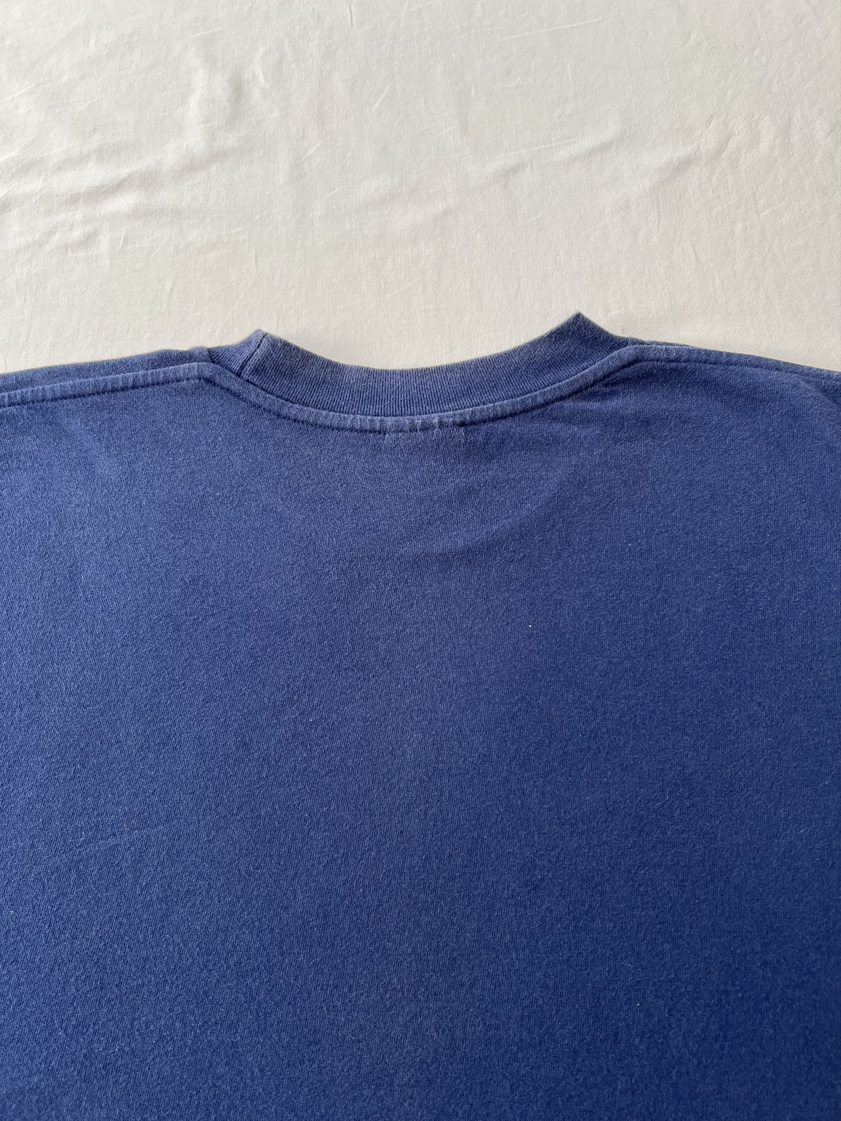 Nike Vintage 90s Nike Blue T-shirt Size US L / EU 52-54 / 3 - 14 Thumbnail