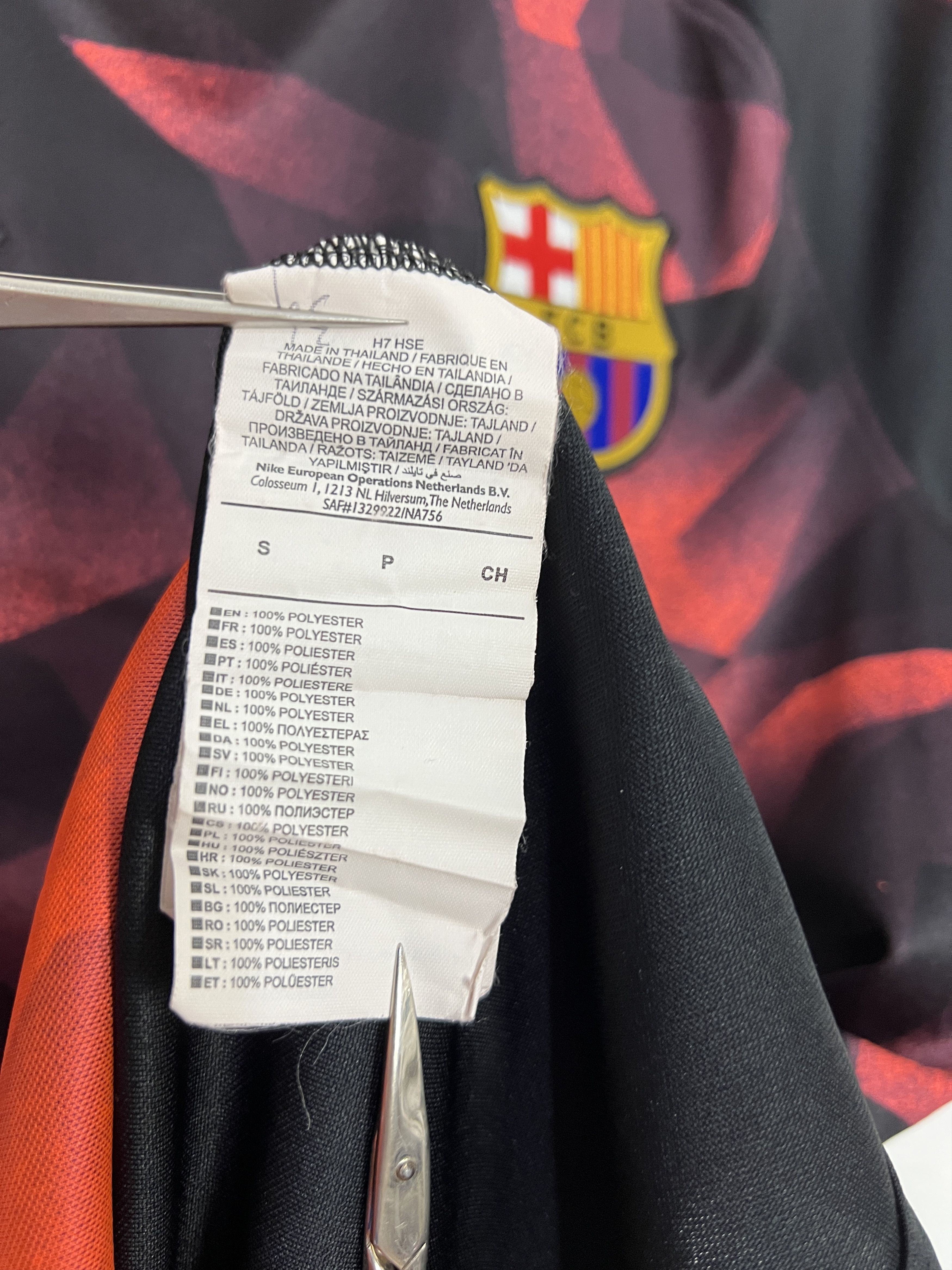 Nike FC Barcelona Football Shirt Soccer Jersey Camiseta Trikot Size US S / EU 44-46 / 1 - 7 Thumbnail