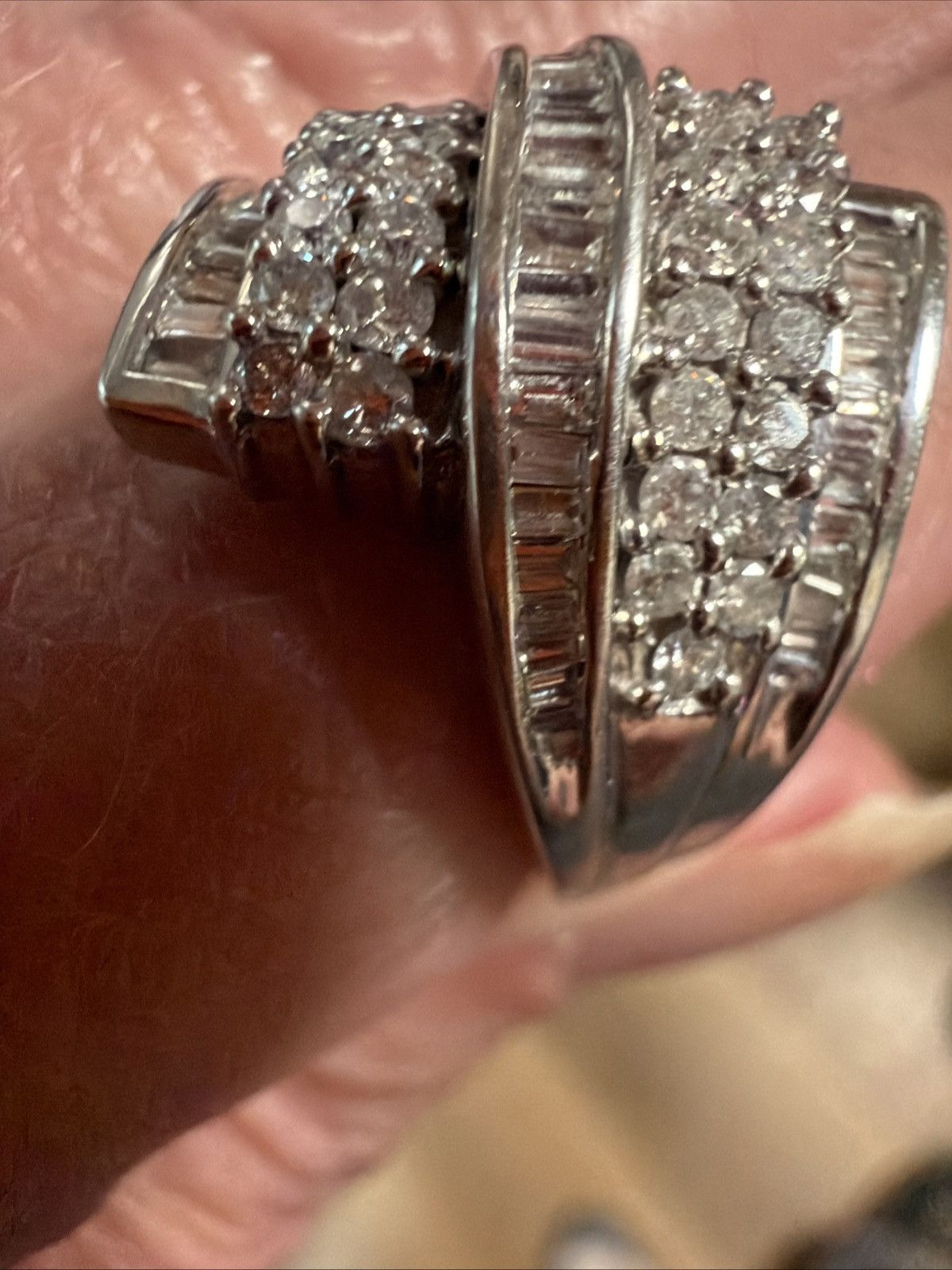 Other 10kt white gold diamond bypass ring 1.00 carat Size ONE SIZE - 1 Thumbnail