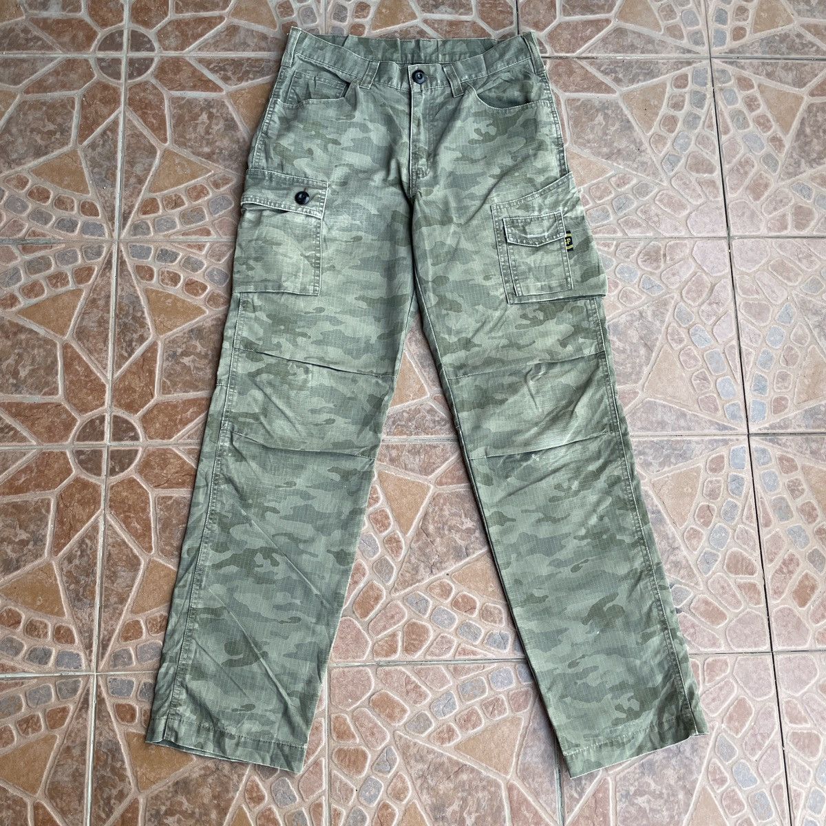 image of 20471120 Vintage Unbranded Tactical Multipocket Utility Cargo Pants in Green, Men's (Size 31)
