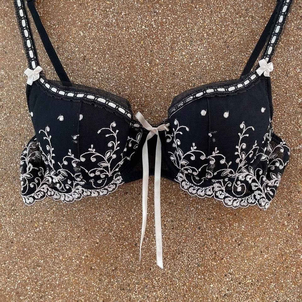 Vintage Vintage Black Floral Embroidered Bra (36A/34B) Size ONE SIZE - 2 Thumbnail