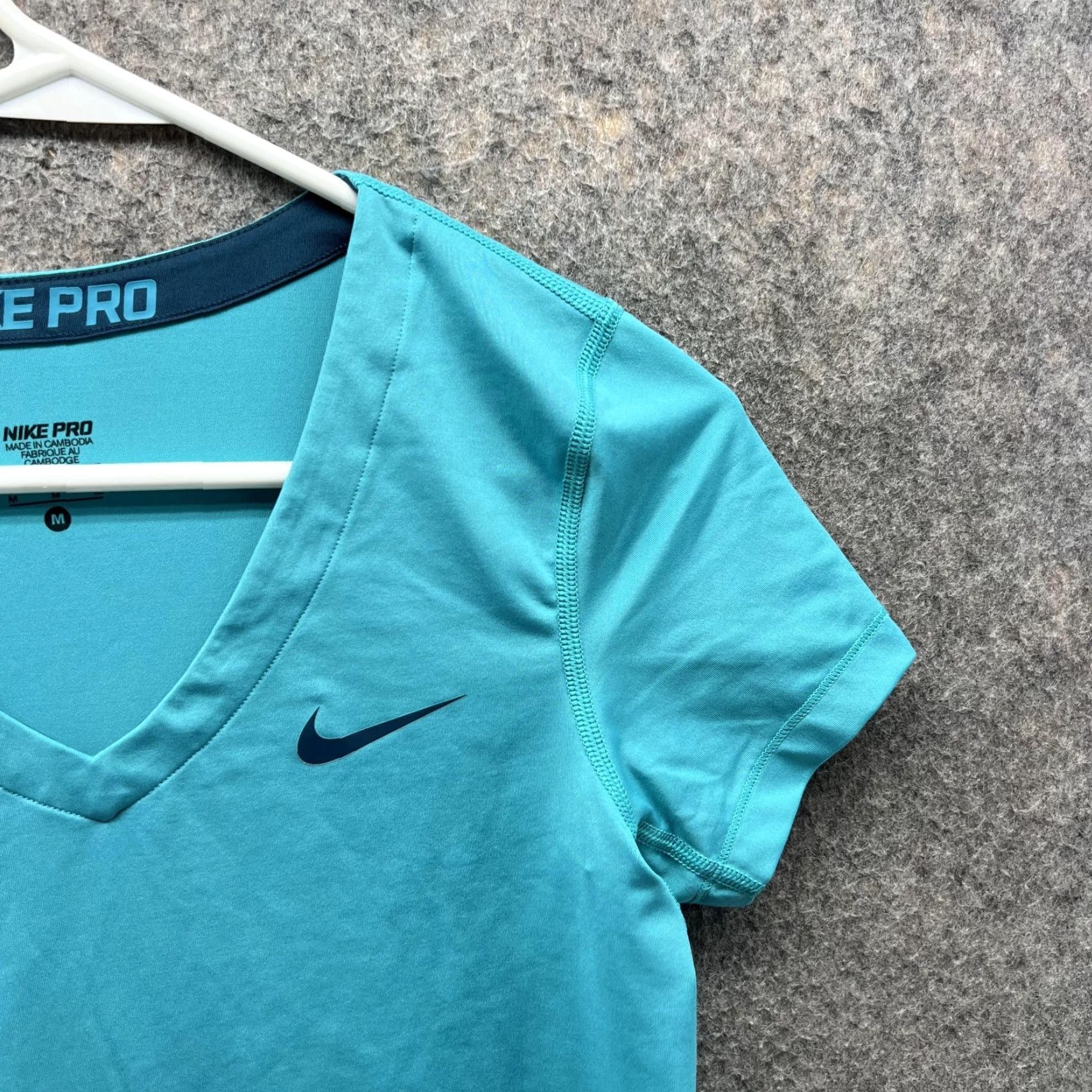 Nike Nike Pro Shirt Women Medium Blue Athletic Training Polyester T-Shirt Casual Womens Size M / US 6-8 / IT 42-44 - 4 Thumbnail
