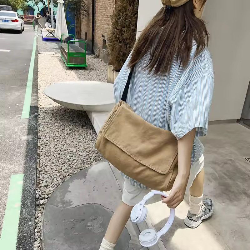 Japanese Brand Military-Style Canvas Shoulder Bag / Messenger Tote Size ONE SIZE - 4 Thumbnail
