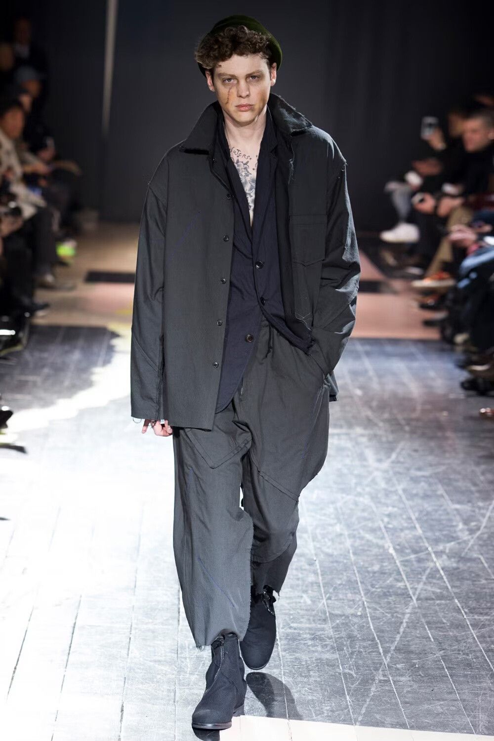 Yohji Yamamoto Yohji Yamamoto Black Low Rise Trousers Size US 26 / EU 42 - 1 Thumbnail