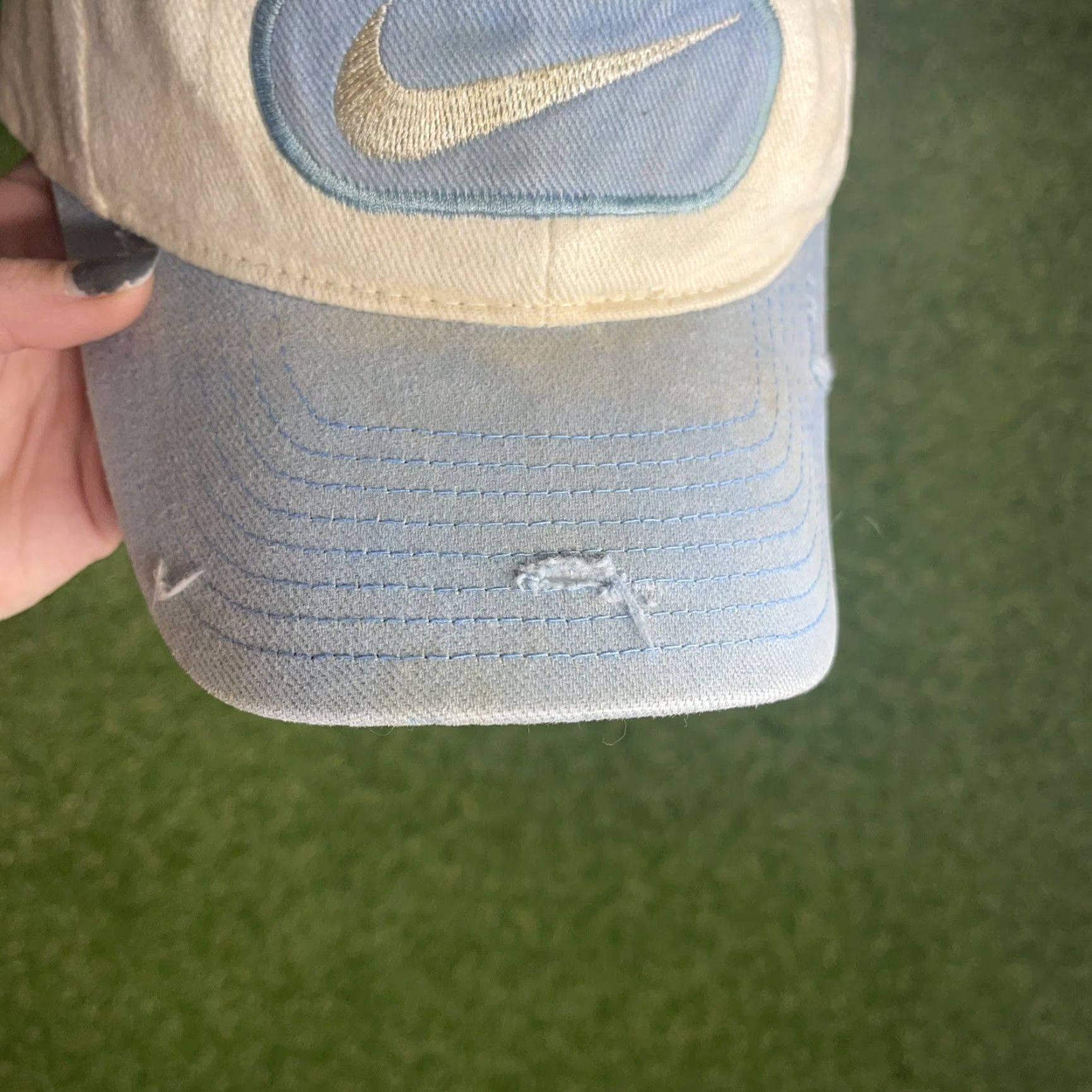 Nike VINTAGE Nike Tar Heels Baseball Cap Adjustable White Distressed 90s Sportswear Mens Size ONE SIZE - 5 Thumbnail