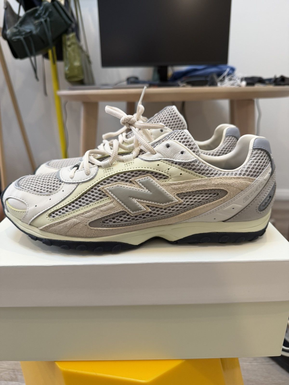 New Balance Auralee New Balance 204L Size US 11 / EU 44 - 4 Thumbnail