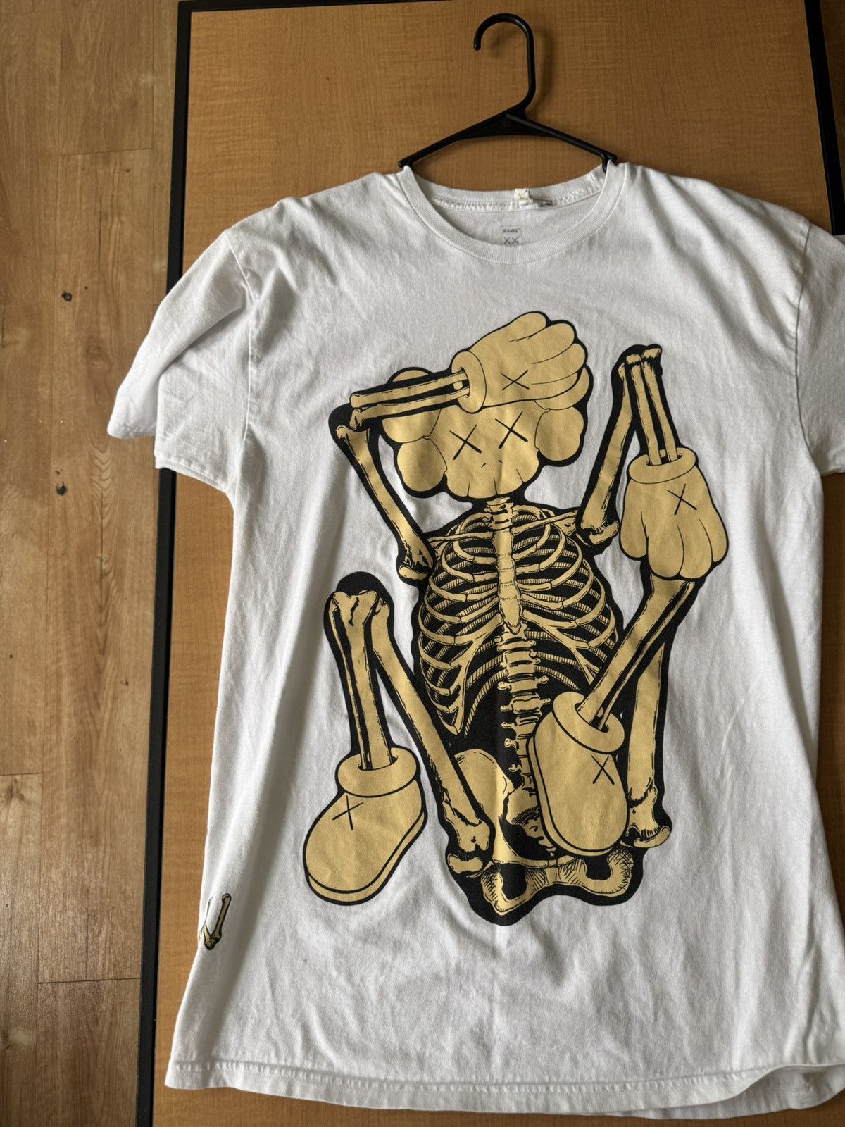 Kaws Kaws Graphic T Size US L / EU 52-54 / 3 - 1 Thumbnail