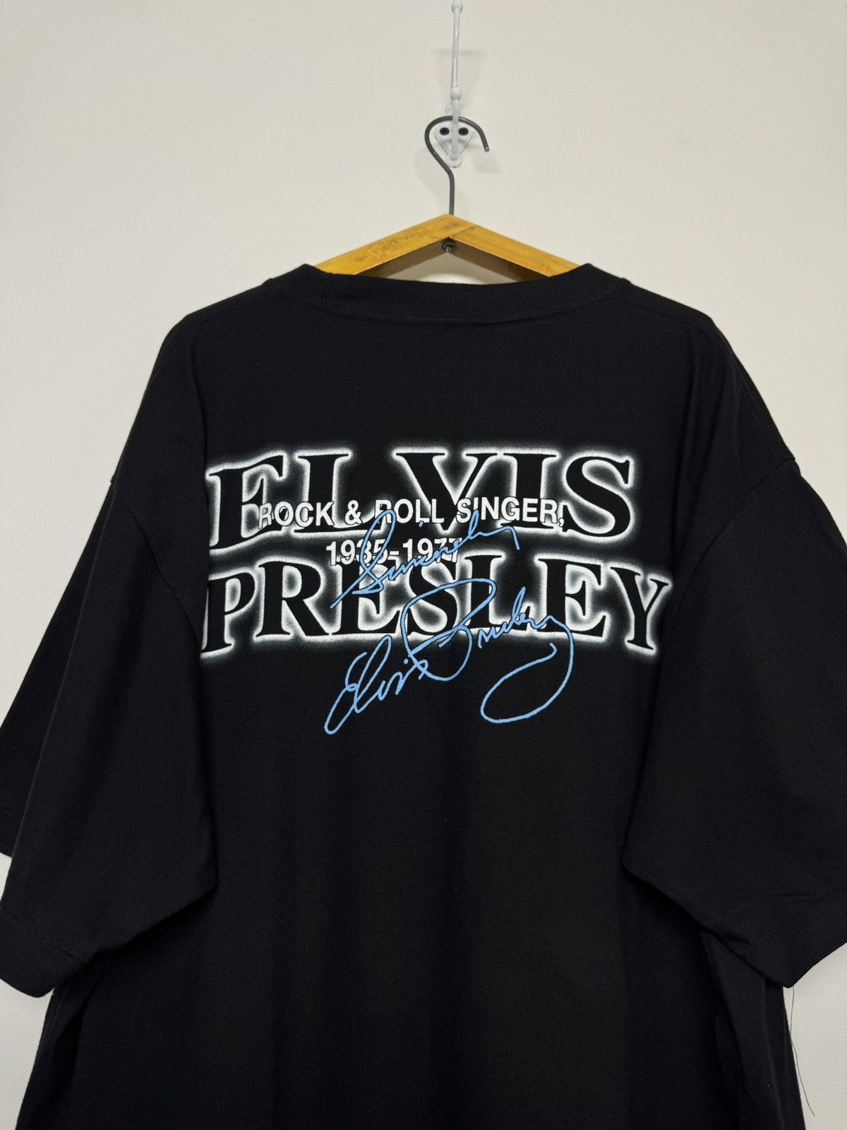 Vintage Vintage Y2k Elvis Presley Tshirt rock and roll singer Size US XL / EU 56 / 4 - 4 Thumbnail
