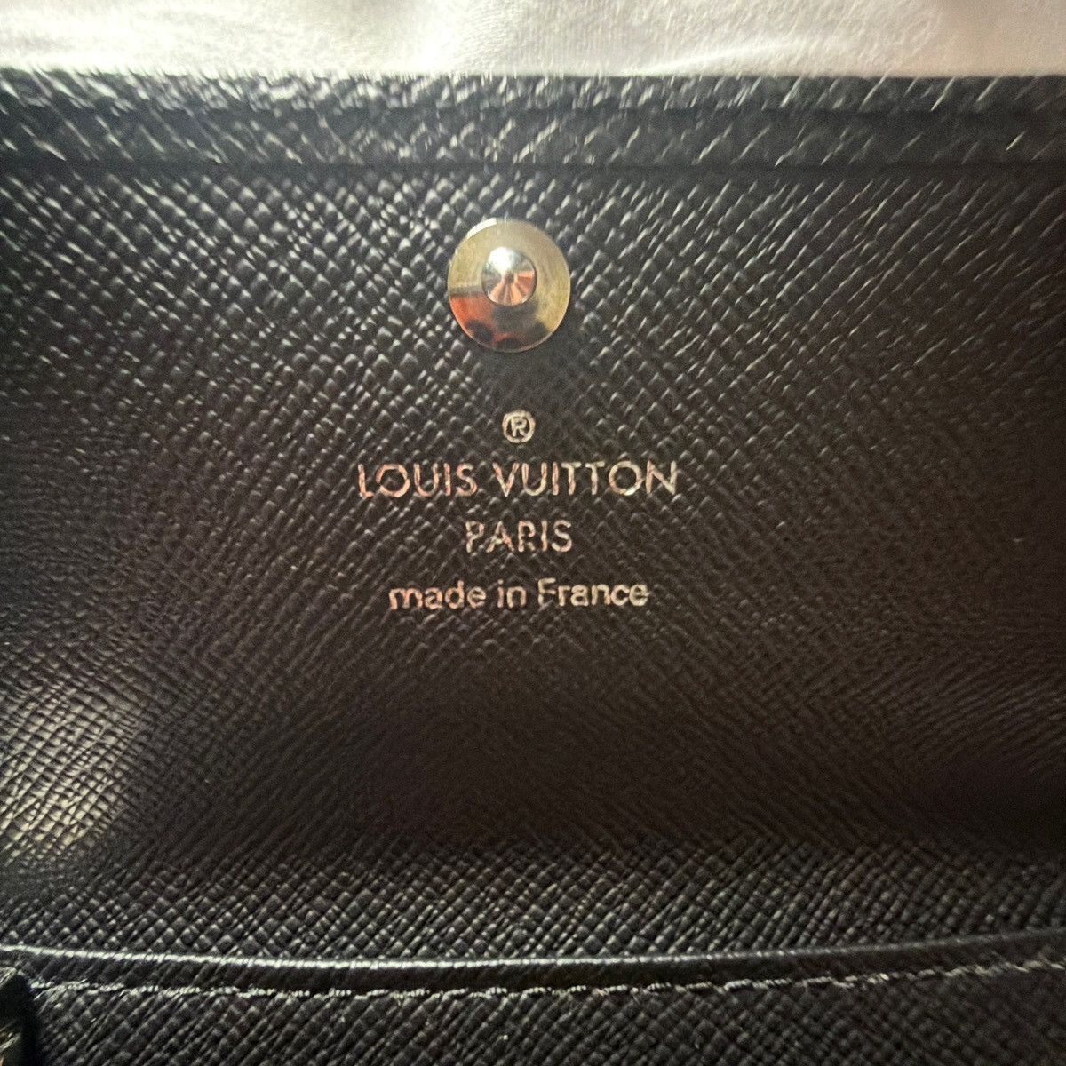 Louis Vuitton Louis Vuitton Black Taiga Key Holder Size ONE SIZE - 4 Thumbnail