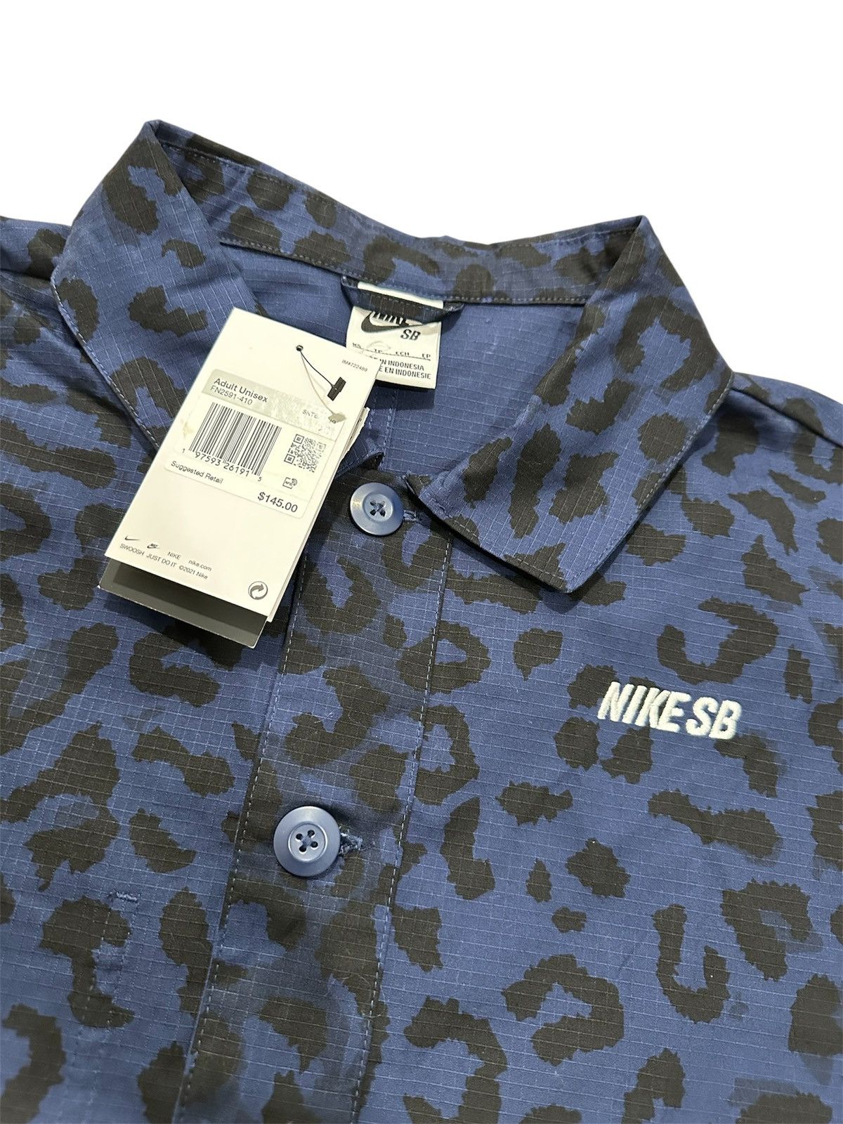 Nike Nike SB Cheetah Print Button Up Size XS Size US XS / EU 42 / 0 - 2 Thumbnail