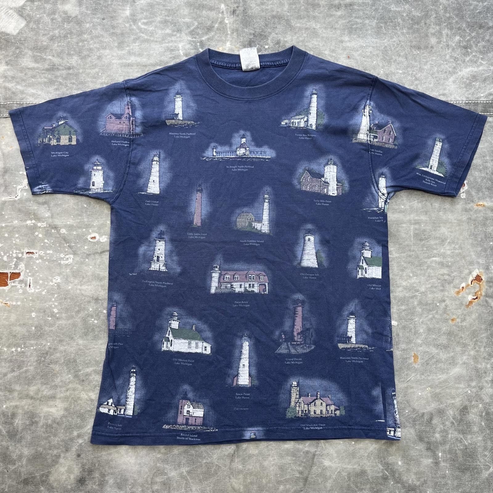Fruit Of The Loom × Vintage Vintage 90s Y2K All Over Print Lighthouse Buildings Shirt Size US L / EU 52-54 / 3 - 1 Thumbnail