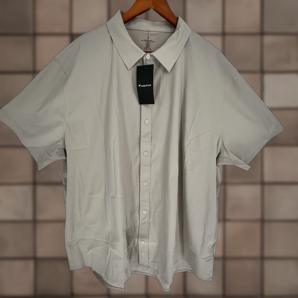 Fabletics Fabletics Button-Up Shirt Men 2XL Short Sleeve Beige Breathable Knit Solid Casual Travel Regular Size US XXL / EU 58 / 5 - 1 Thumbnail