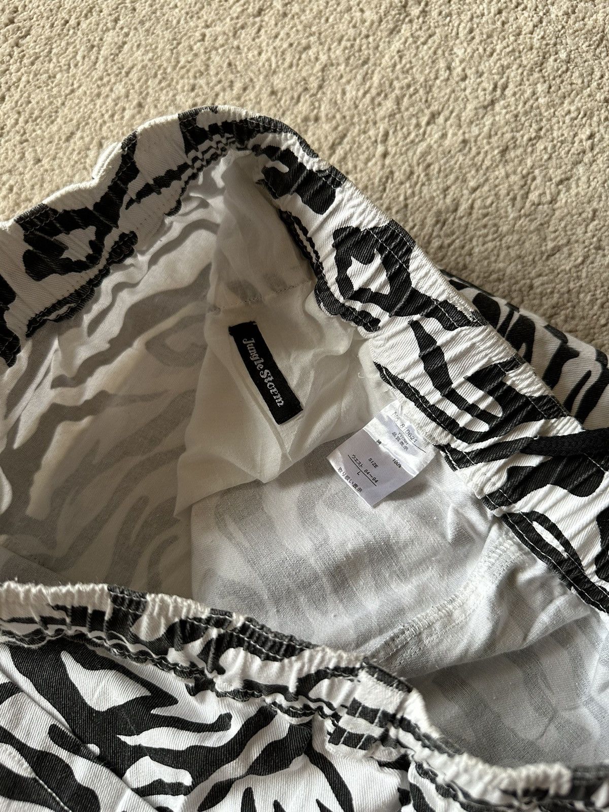 Japanese Brand 2000s Jungle Storm Zebra Cotton Easy Pant Size US 31 - 6 Thumbnail