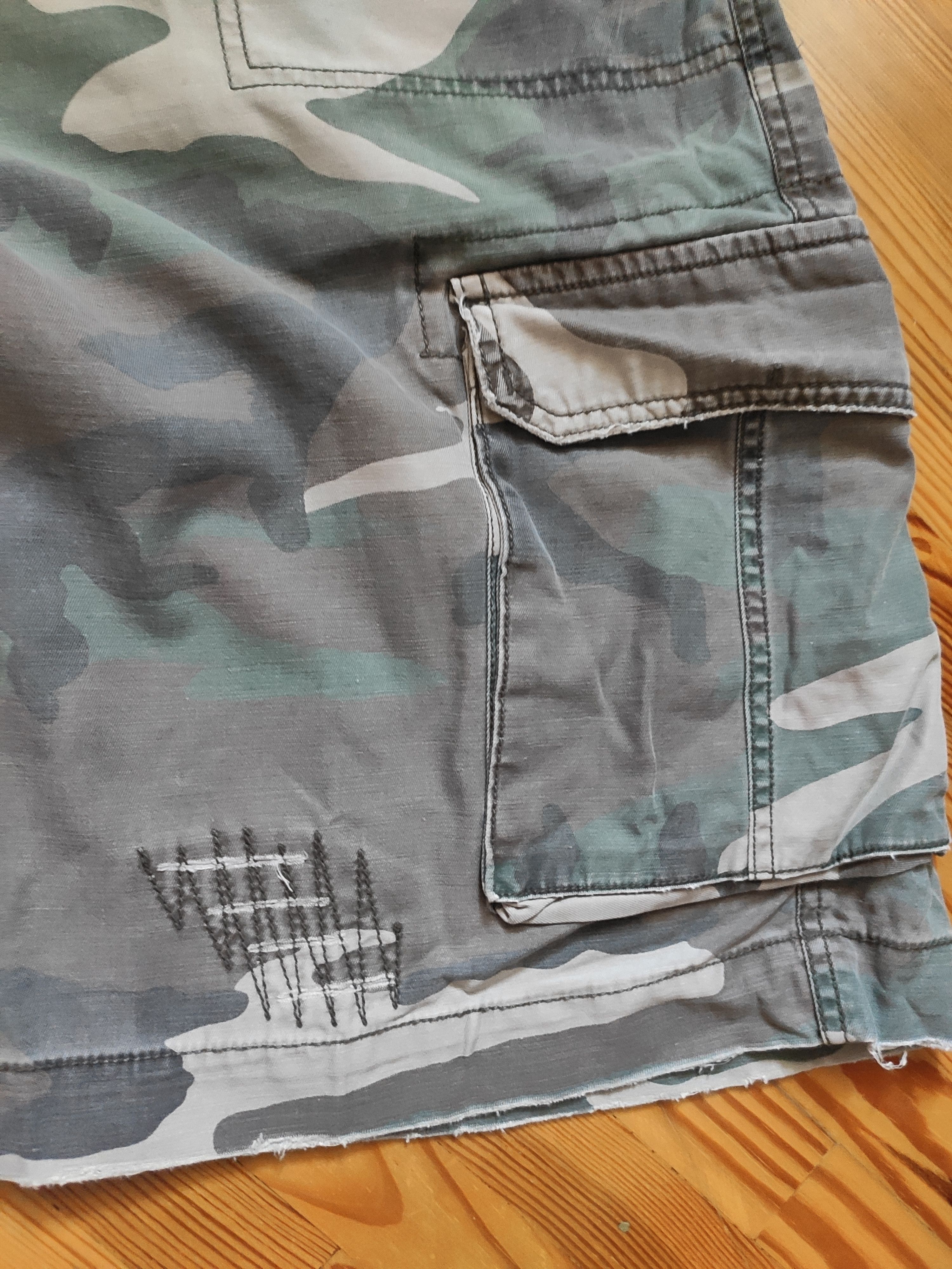 JNCO × Japanese Brand × Realtree realtree cargo camo shorts W32 L green military gorpocore Size US 34 / EU 50 - 3 Thumbnail