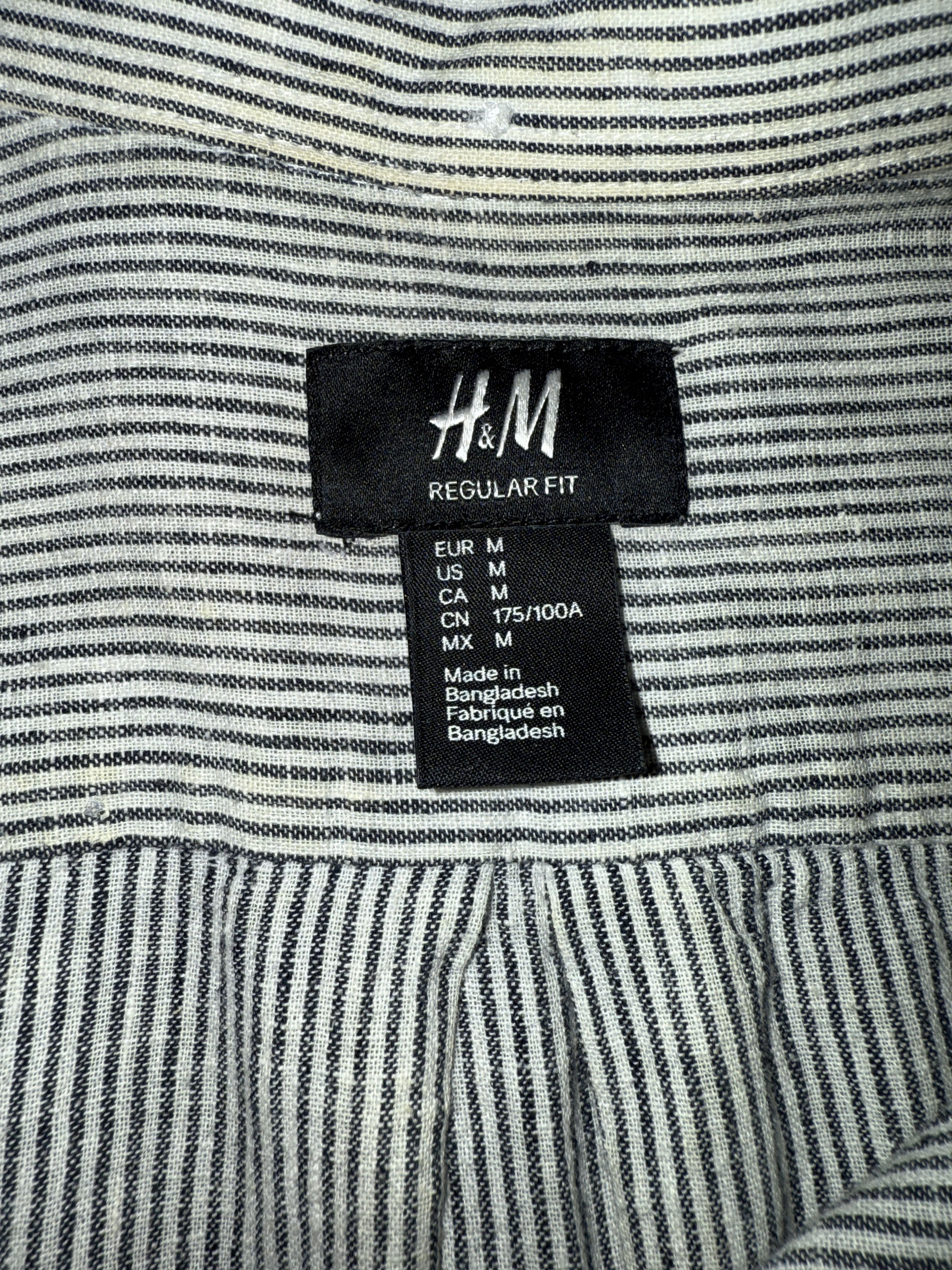 H&M Gray Strip Half-Button Up Size US M / EU 48-50 / 2 - 3 Thumbnail