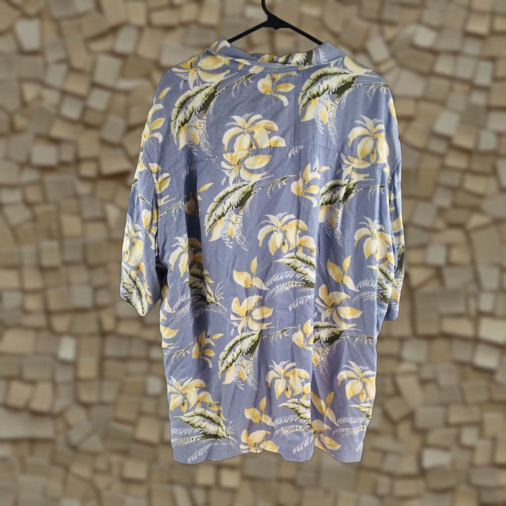 Pop Trading Company VINTAGE Red Macaw Shirt Mens XL Blue Floral Hawaiian Button-Up Short Sleeve Casual tropical 90s Mens Size US XL / EU 56 / 4 - 1 Thumbnail