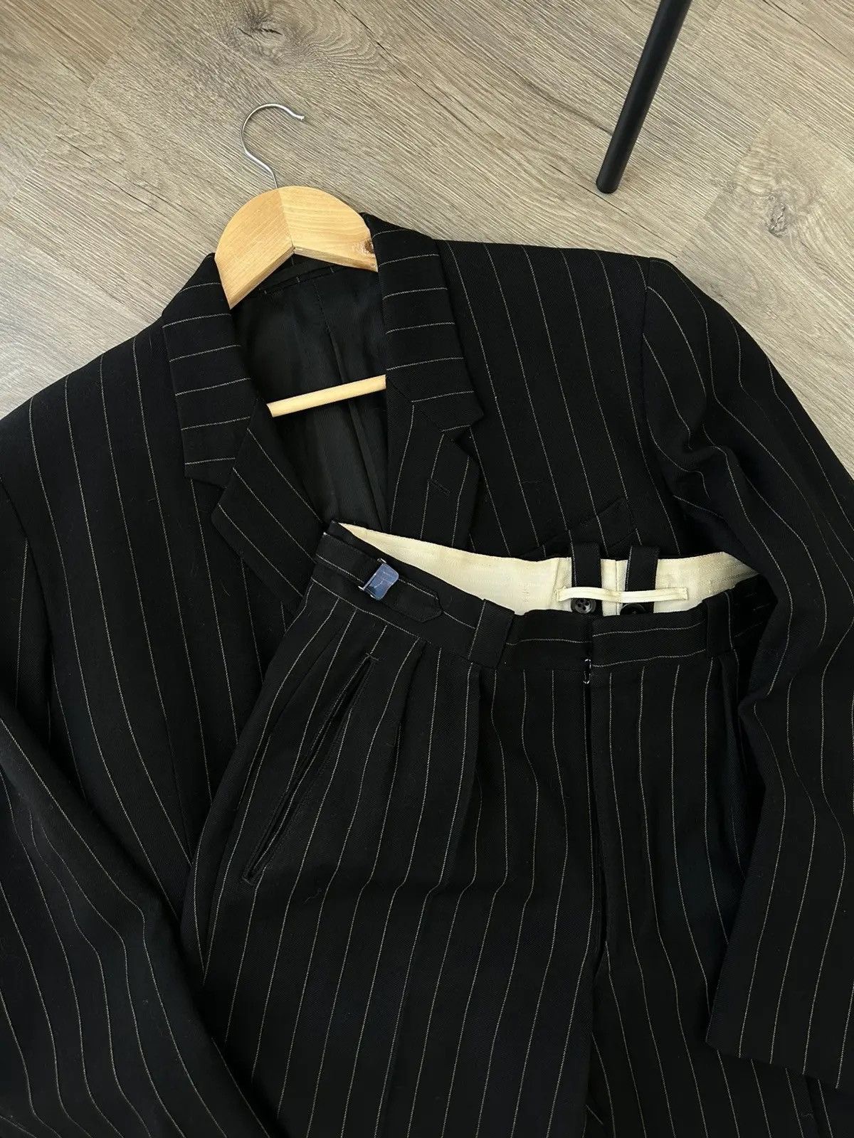 Japanese Brand VTG 1960s Men’s Suit 2-Piece Black Wool WWII Era Solide Elegance Size 44L - 2 Thumbnail