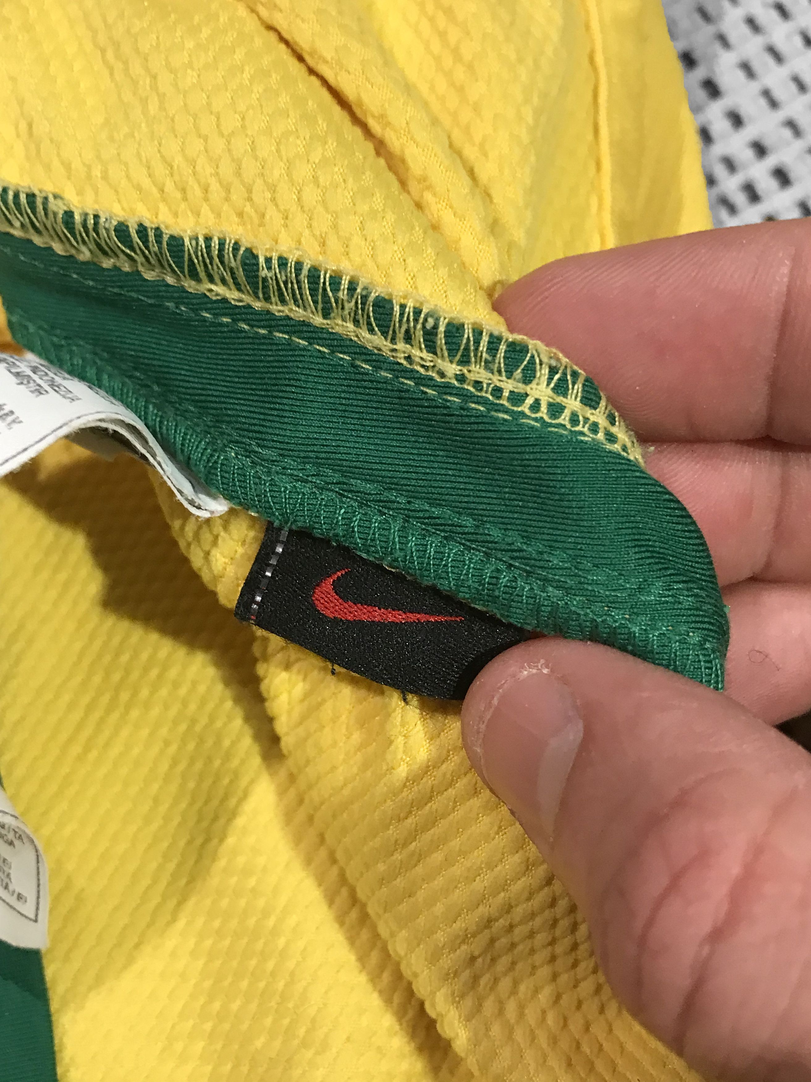 Nike NIKE women's soccer shirt vintage 08'/09' Brazil (M) Size M / US 6-8 / IT 42-44 - 6 Thumbnail