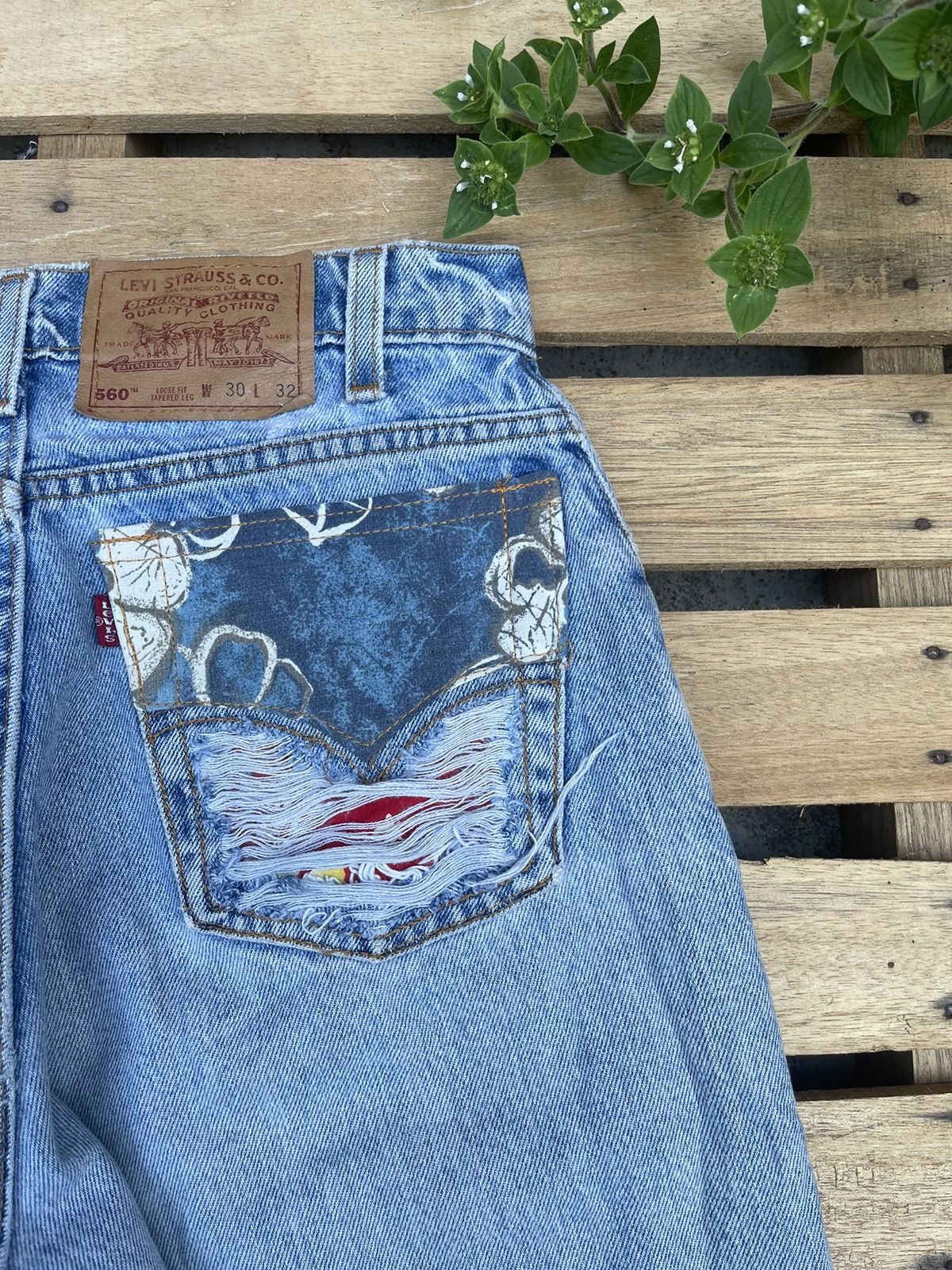 Levi's × Levi's Vintage Clothing 90s Vintage Levis 560 Distressed Denim Cropped Pants Size US 30 / EU 46 - 8 Thumbnail