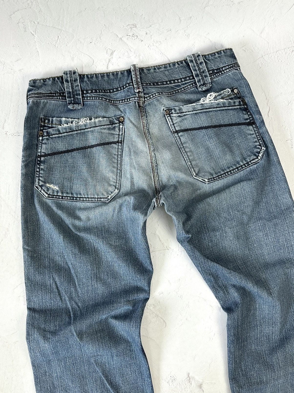 Diesel × If Six Was Nine × Vintage Vintage Diesel Distressed Blue Jeans Size US 33 - 9 Thumbnail
