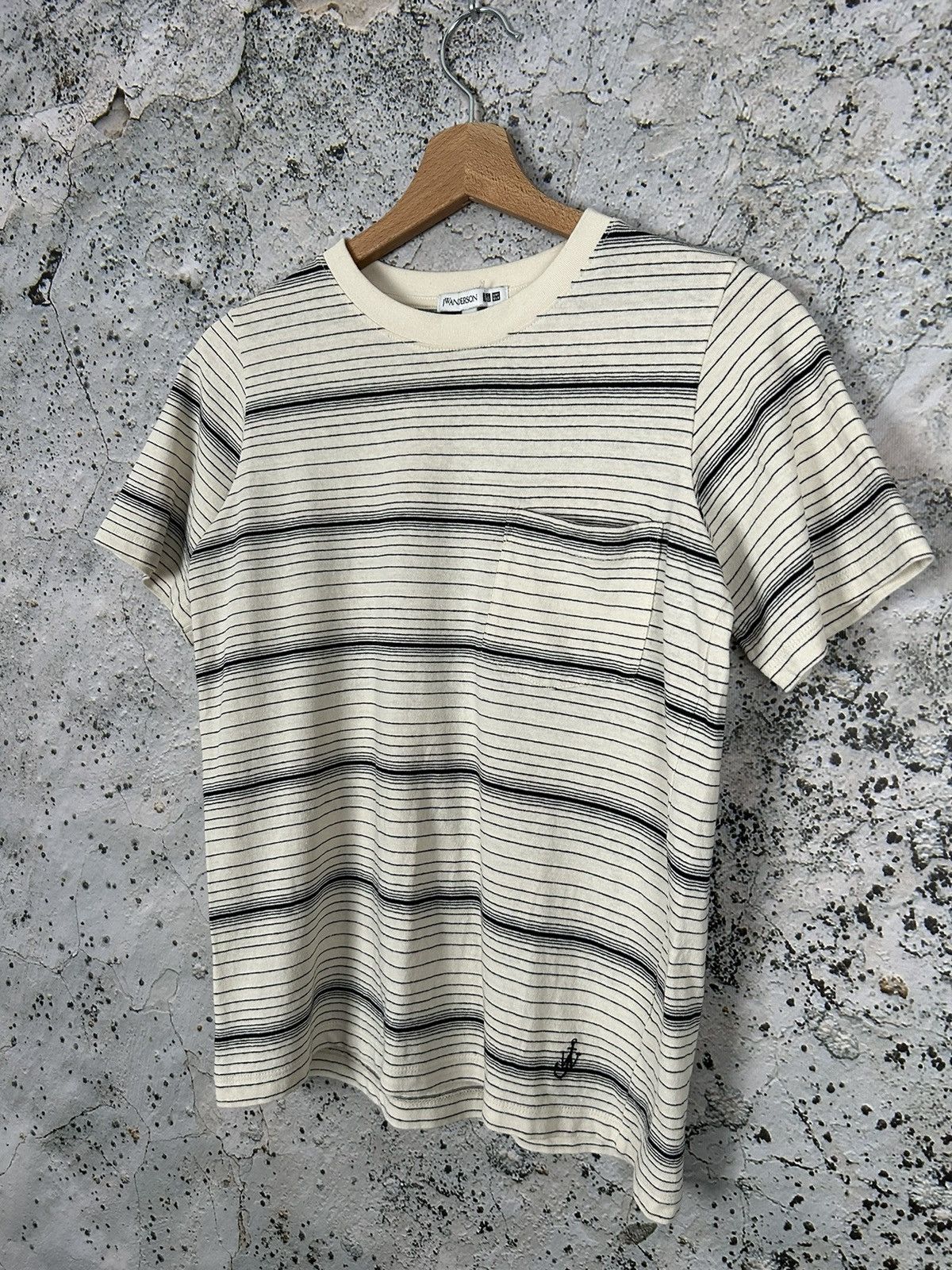 JW Anderson J.W. Anderson x Uniqlo Stripped Basic Tee Japanese Rare Hype Size US XS / EU 42 / 0 - 2 Thumbnail
