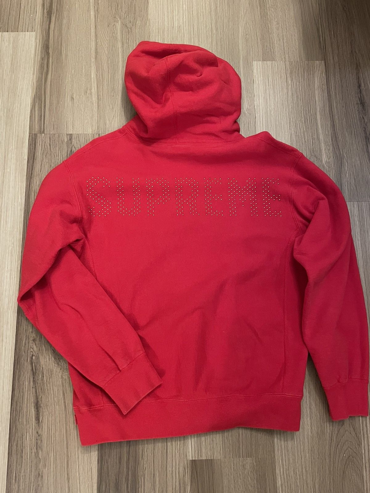 Supreme Supreme Studded Back Hooded Sweatshirt Red Size US L / EU 52-54 / 3 - 2 Thumbnail