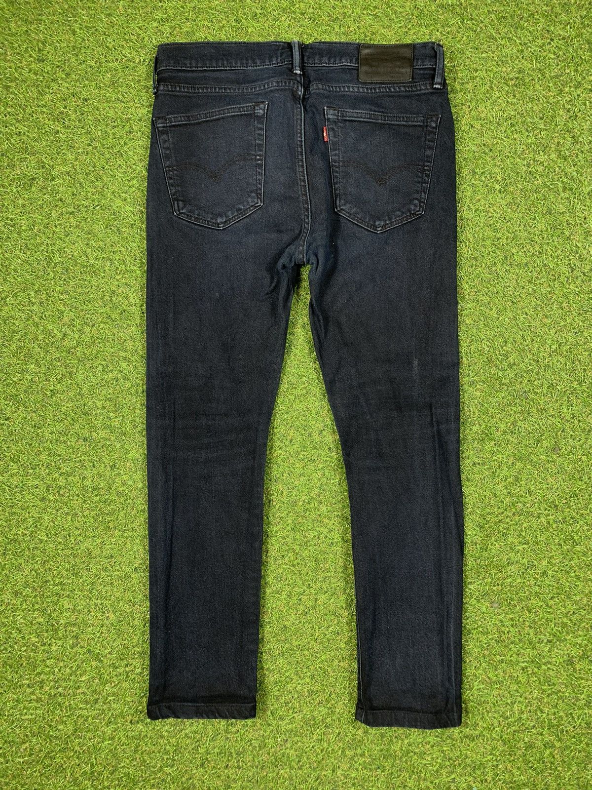 Levi's Vintage Levi’s jeans denim faded style size 33x32 Size US 33 - 1 Thumbnail