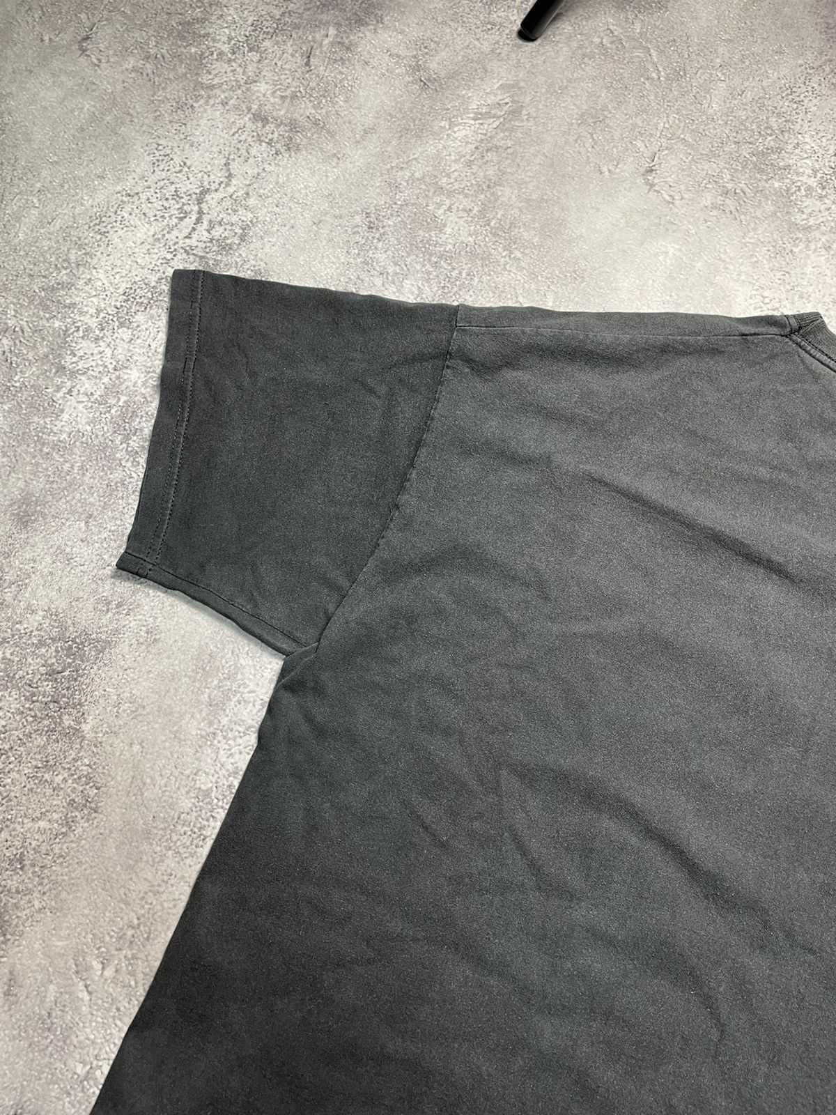 Band Tees IRON MAIDEN Vtg NUMBER OF THE BEAST Faded Grunge Tee L Size US L / EU 52-54 / 3 - 4 Thumbnail