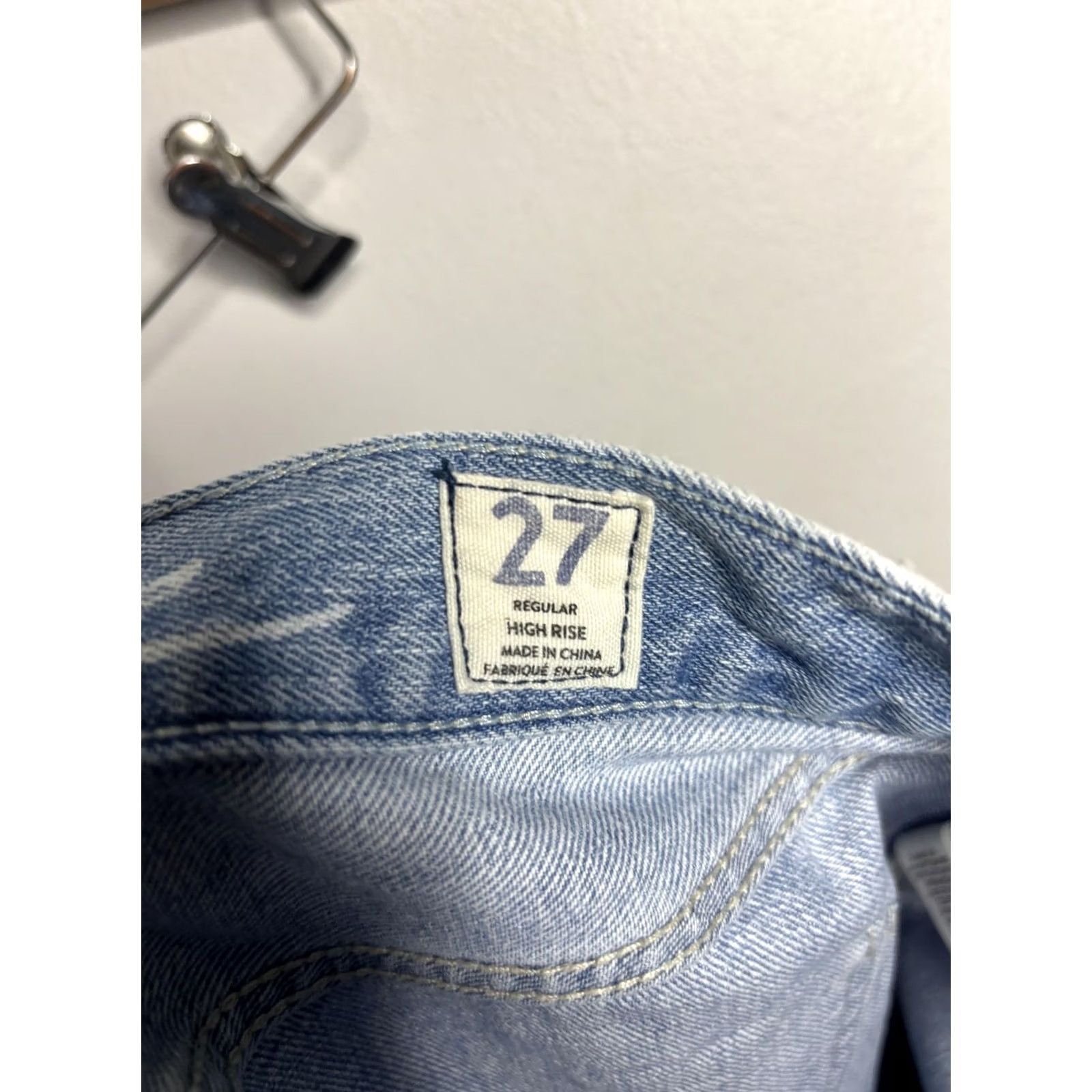 Vintage VINTAGE Free People We The Free Jeans Womens 27 Light Wash Distressed High Rise Cropped Size 27" / US 4 / IT 40 - 6 Thumbnail