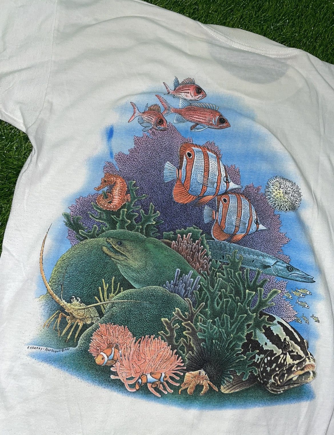 Vintage Vintage 1988 Sea Ocean Fish Tee Shirt Size One Size Size US L / EU 52-54 / 3 - 4 Thumbnail
