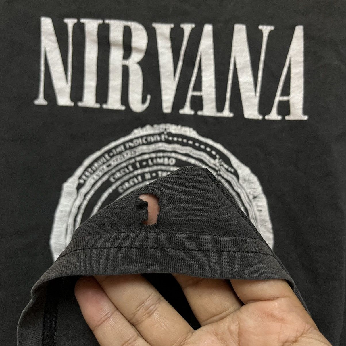 Nirvana × Vintage Vintage Distressed Grunge Nirvana Vestibule T Shirt Size US L / EU 52-54 / 3 - 6 Thumbnail