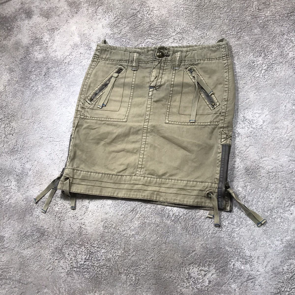 Vintage Vintage Y2K Cargo Midi Skirt Streetwear Workwear Style 31 Size 31" - 2 Thumbnail