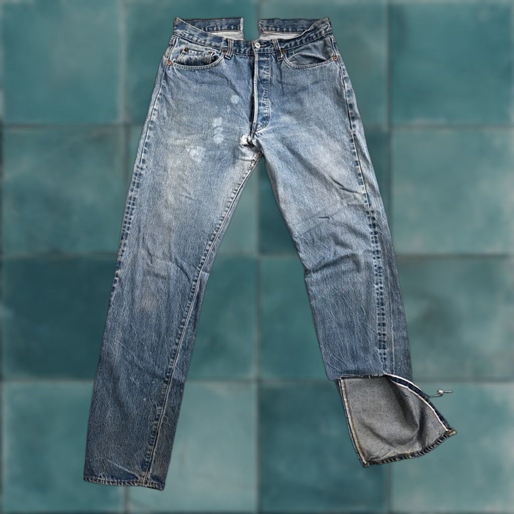 Levi's VINTAGE Levi's 501 XX Jeans 32x34 Light Blue Denim Straight Boot Cut USA 80s 90s Men Size US 32 / EU 48 - 1 Thumbnail