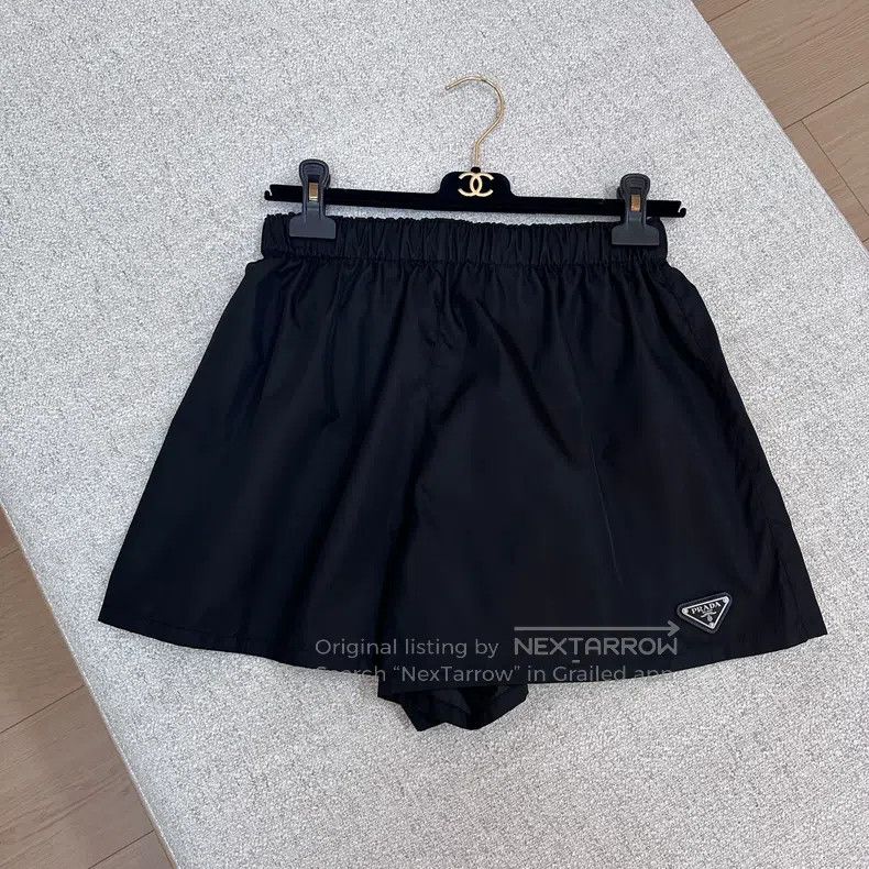 Prada Prada Black Elastic Waist Casual Shorts Size 27" / US 4 / IT 40 - 1 Thumbnail