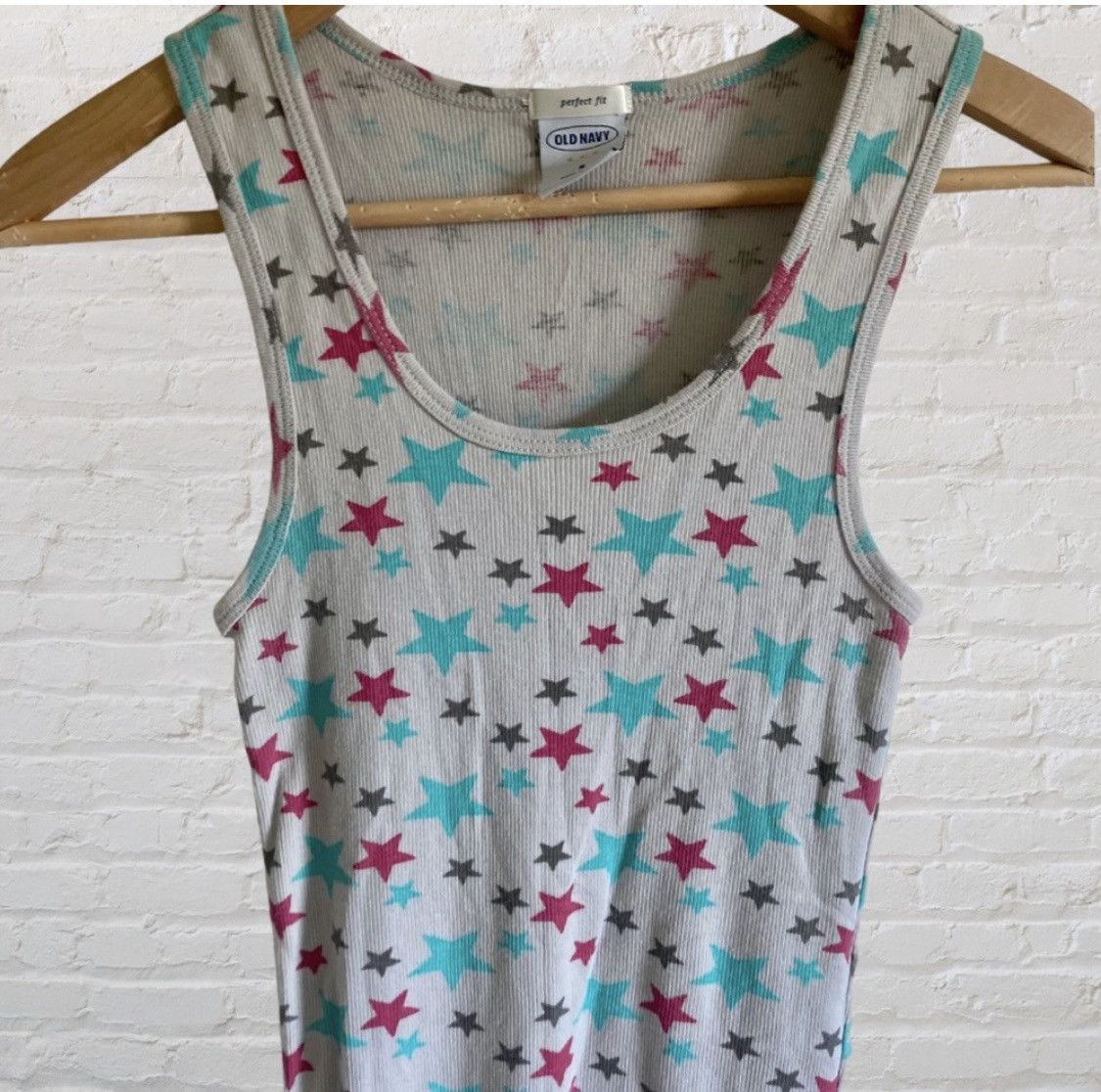 Old Navy OLD NAVY STAR PRINT PERFECT FIT RIBBED KNIT TANK Size S / US 4 / IT 40 - 3 Thumbnail