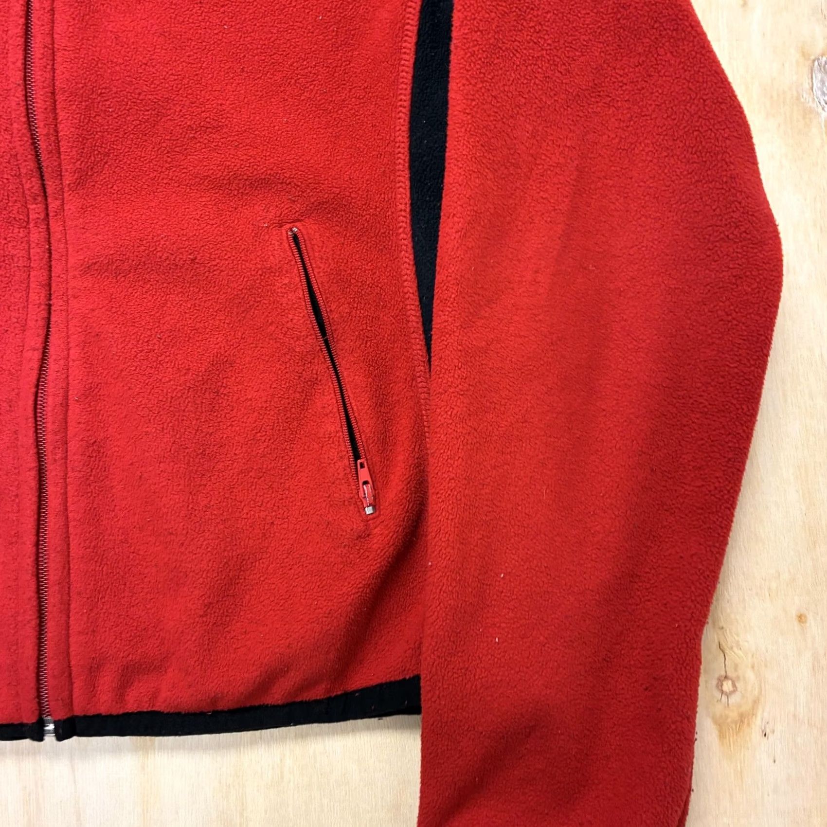 Tommy Hilfiger VINTAGE Tommy Hilfiger Jacket Mens Large Red Fleece Windbreaker Full Zip Size US L / EU 52-54 / 3 - 2 Thumbnail