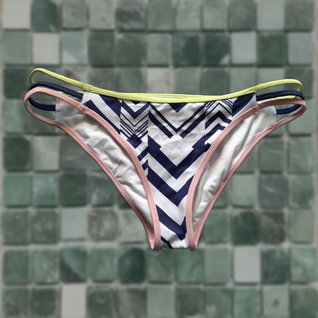 Victoria's Secret VICORIA'S SECRET Bathing Suit Bottom PS Petite S P *slight fabric ware* Multicolor Cheeky Ruffle Bottom Womens Size 28" / US 6 / IT 42 - 1 Thumbnail
