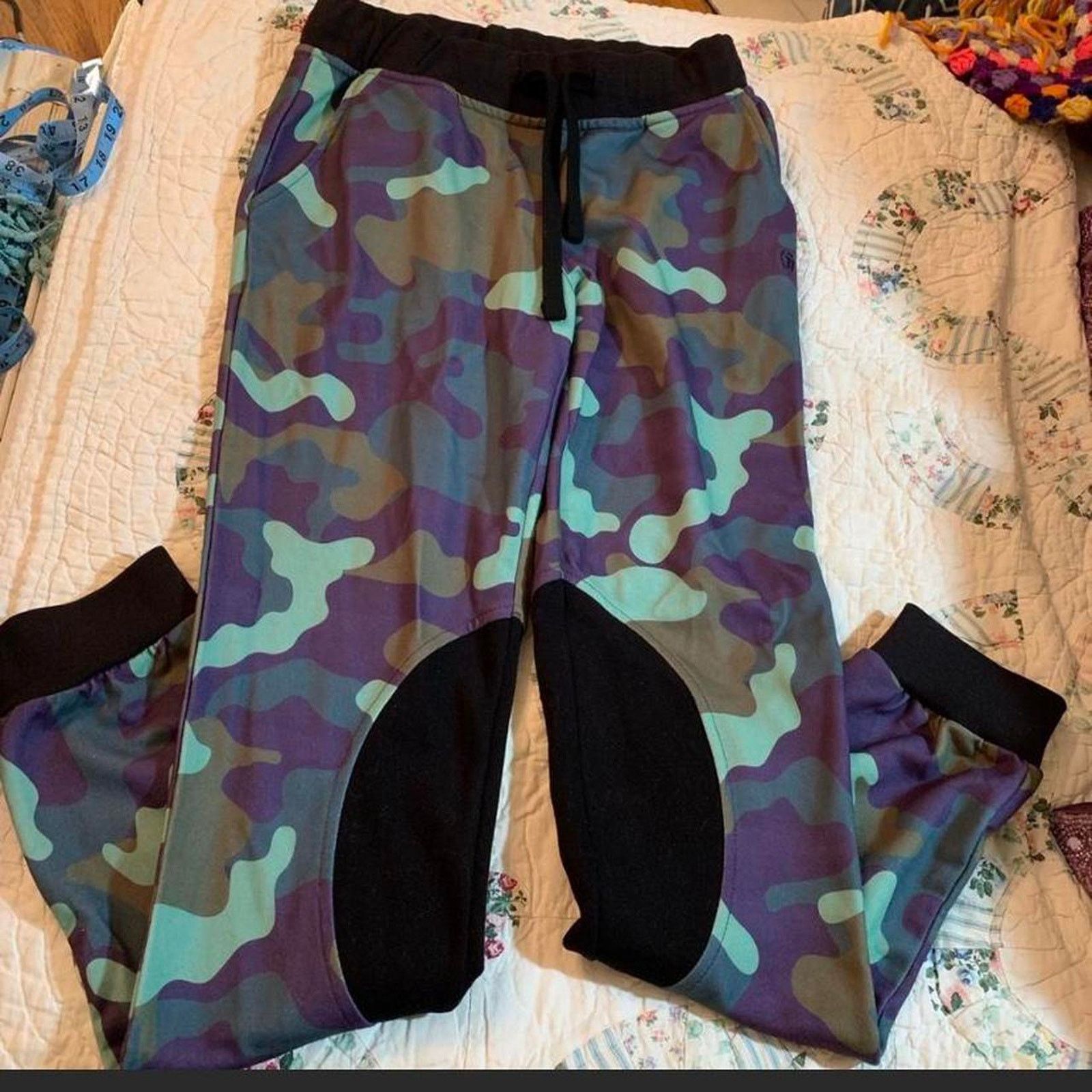 Other NWT PURPLE CAMO CAMOUFLAGE EQUESTRIAN JOGGERS S Size 27" / US 4 / IT 40 - 1 Thumbnail