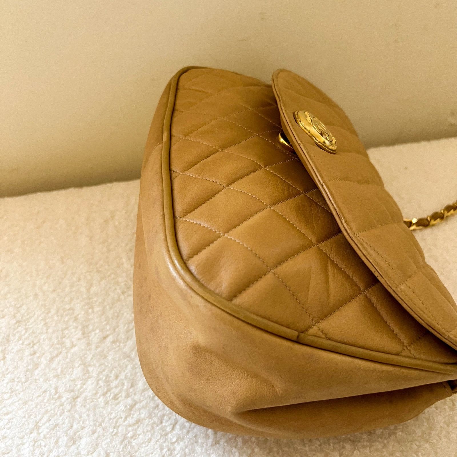 Chanel CHANEL Vintage Beige Quilted Lambskin Half Moon Flap Bag Size ONE SIZE - 6 Thumbnail