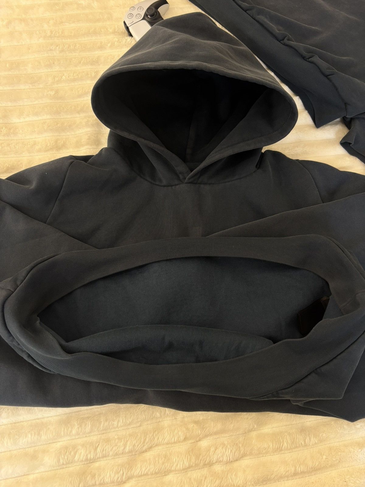 Balenciaga × Gap × Yeezy YEEZY GAP BALENCIAGA SHRUNKEN HOODIE Size US L / EU 52-54 / 3 - 20 Thumbnail