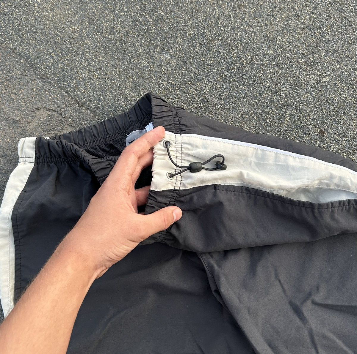 Nike Vintage Nike Nylon Swoosh Shorts Size US 31 - 11 Thumbnail